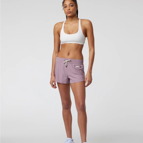 Vuori Women’s Clementine Short 2.0 Lilac NWT - Picture 2 of 4
